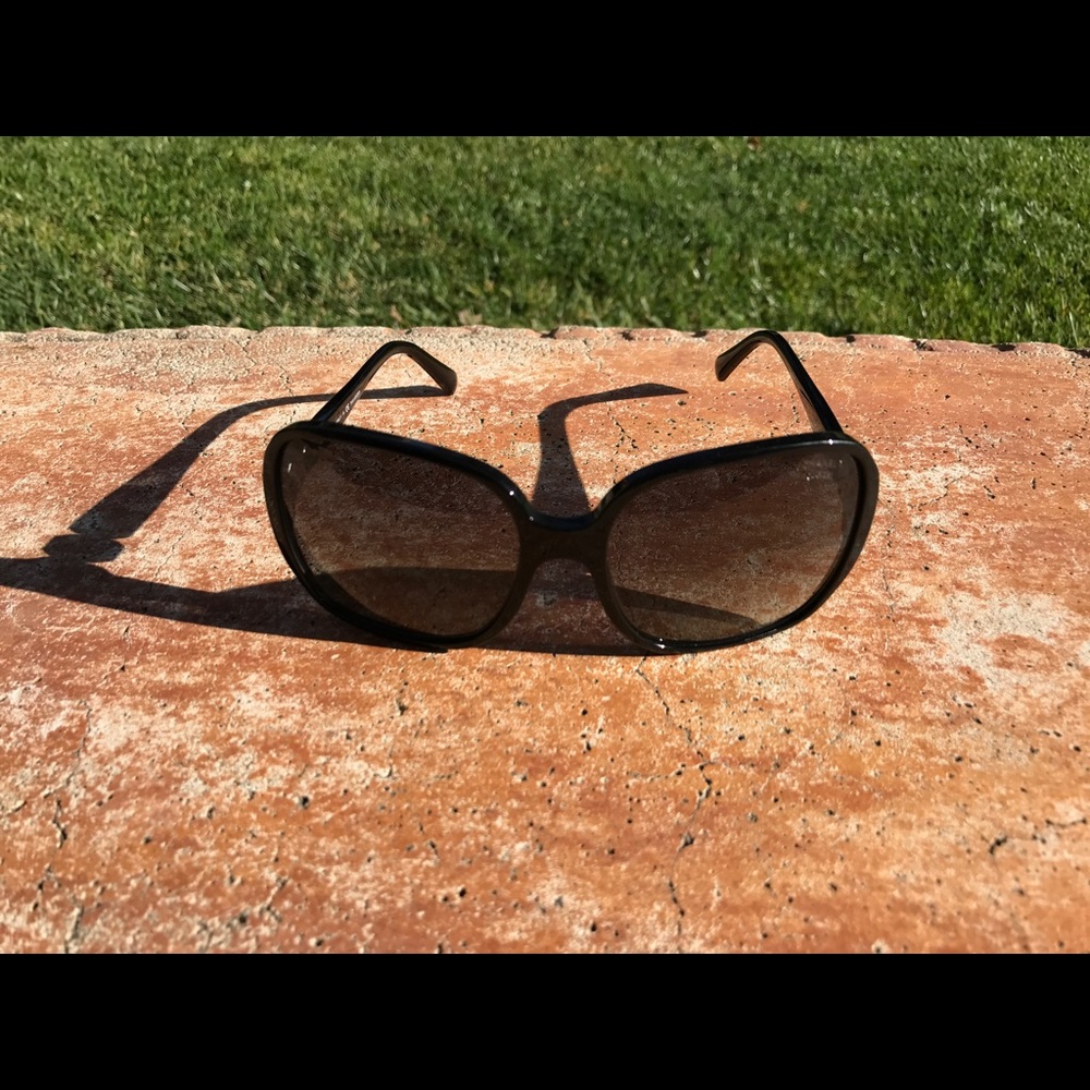 Chanel Oversized Black Sunglasses - Picture 3 of 4